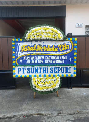 Papan Bunga Duka di Menui Kepulauan