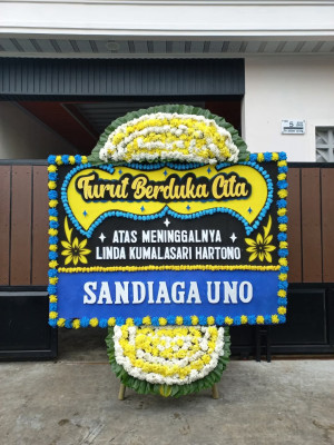 Papan Bunga Duka di Menui Kepulauan